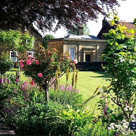 Beautiful Old Bank In Bakewell Villa Exterior foto