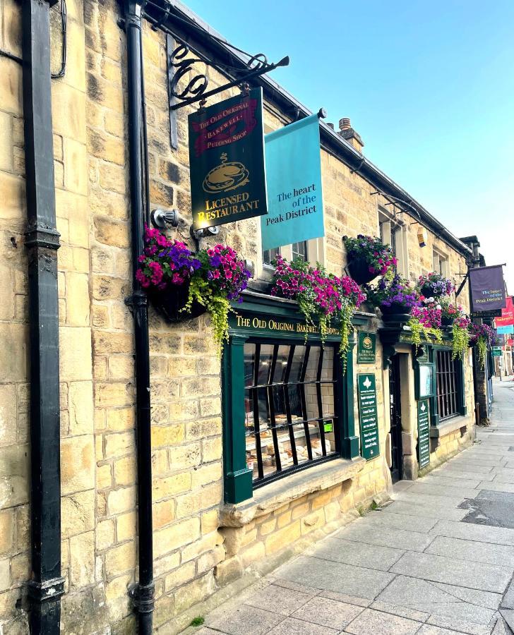 Beautiful Old Bank In Bakewell Villa Exterior foto