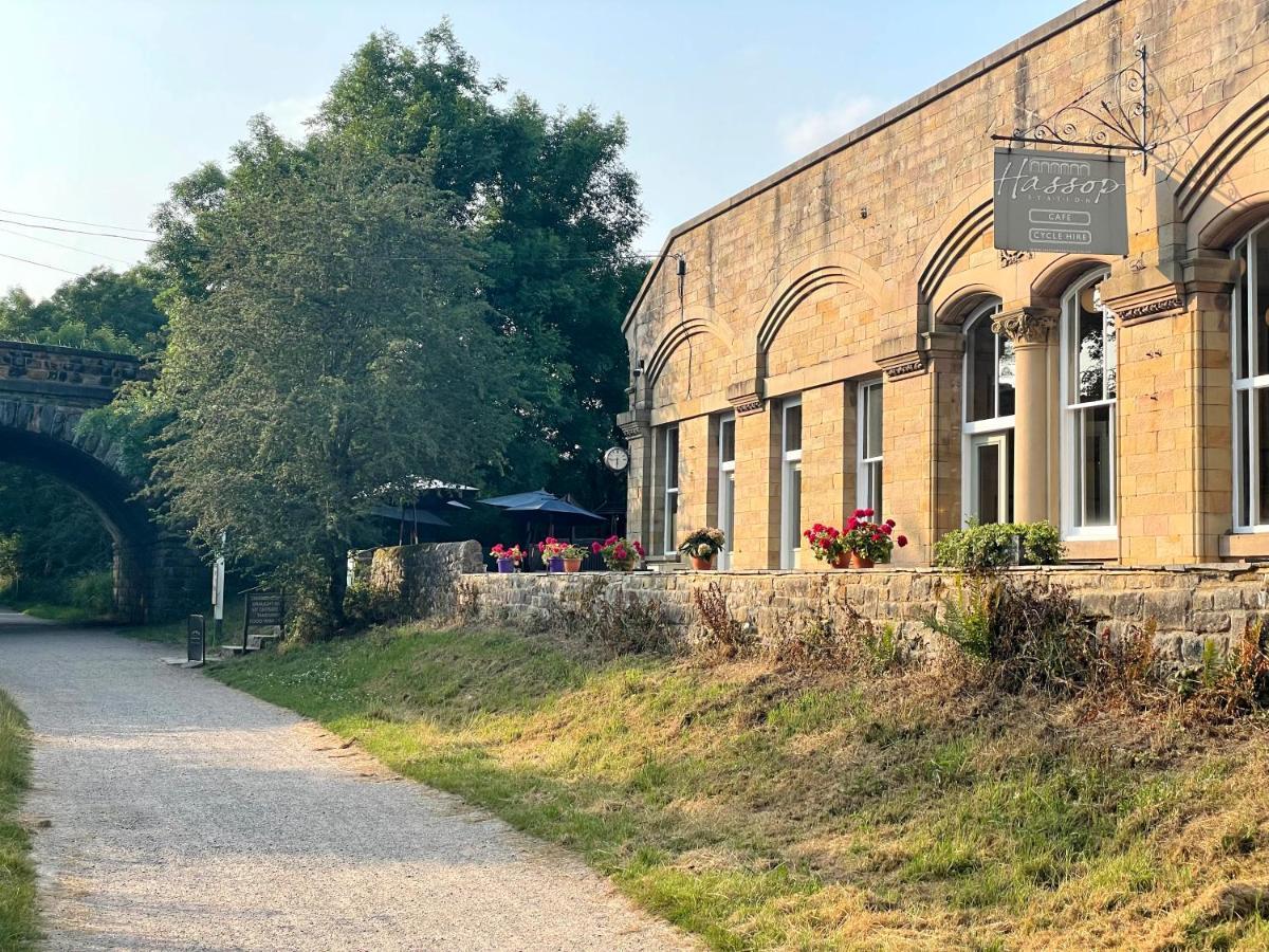 Beautiful Old Bank In Bakewell Villa Exterior foto